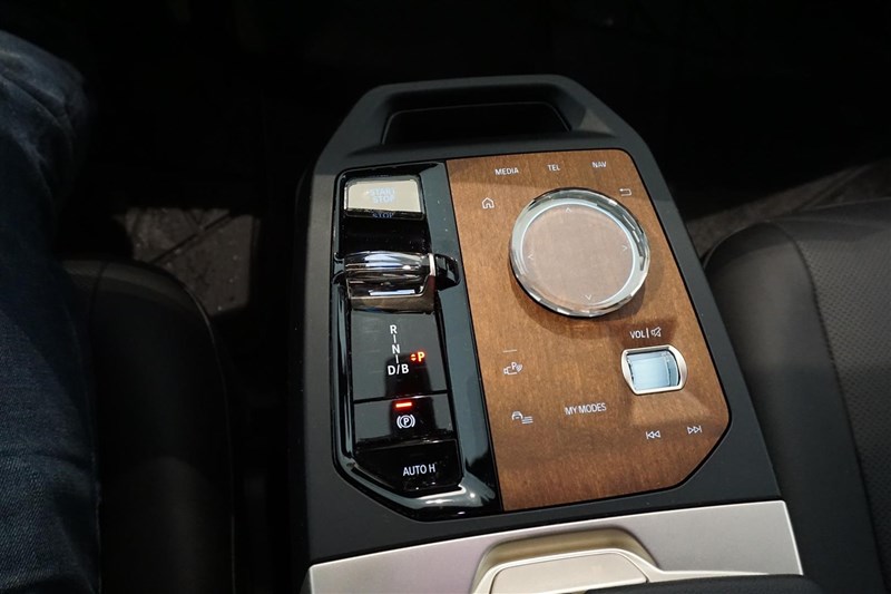 BMW iX xDrive40 Exclusive Sport Comfort Innovation Panorama_7