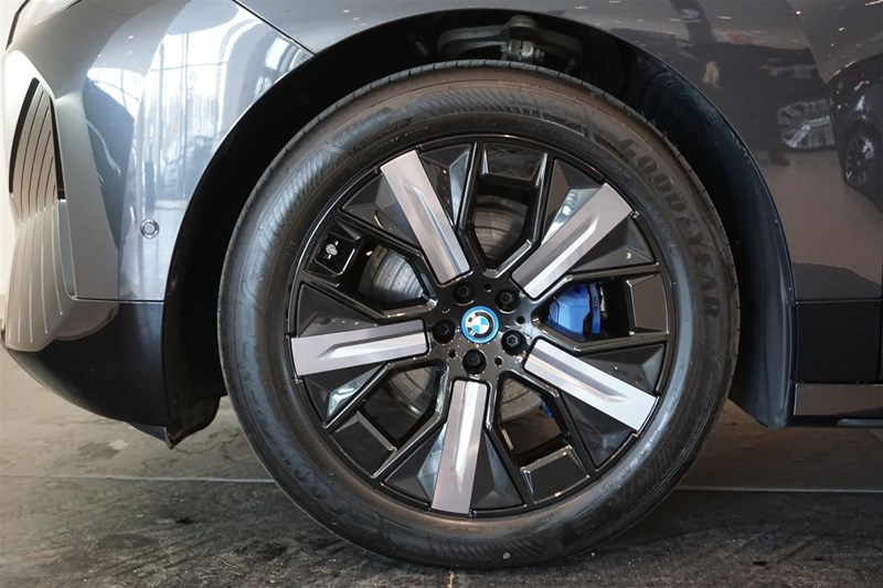 BMW iX xDrive40 Exclusive Sport Comfort Innovation Panorama_14