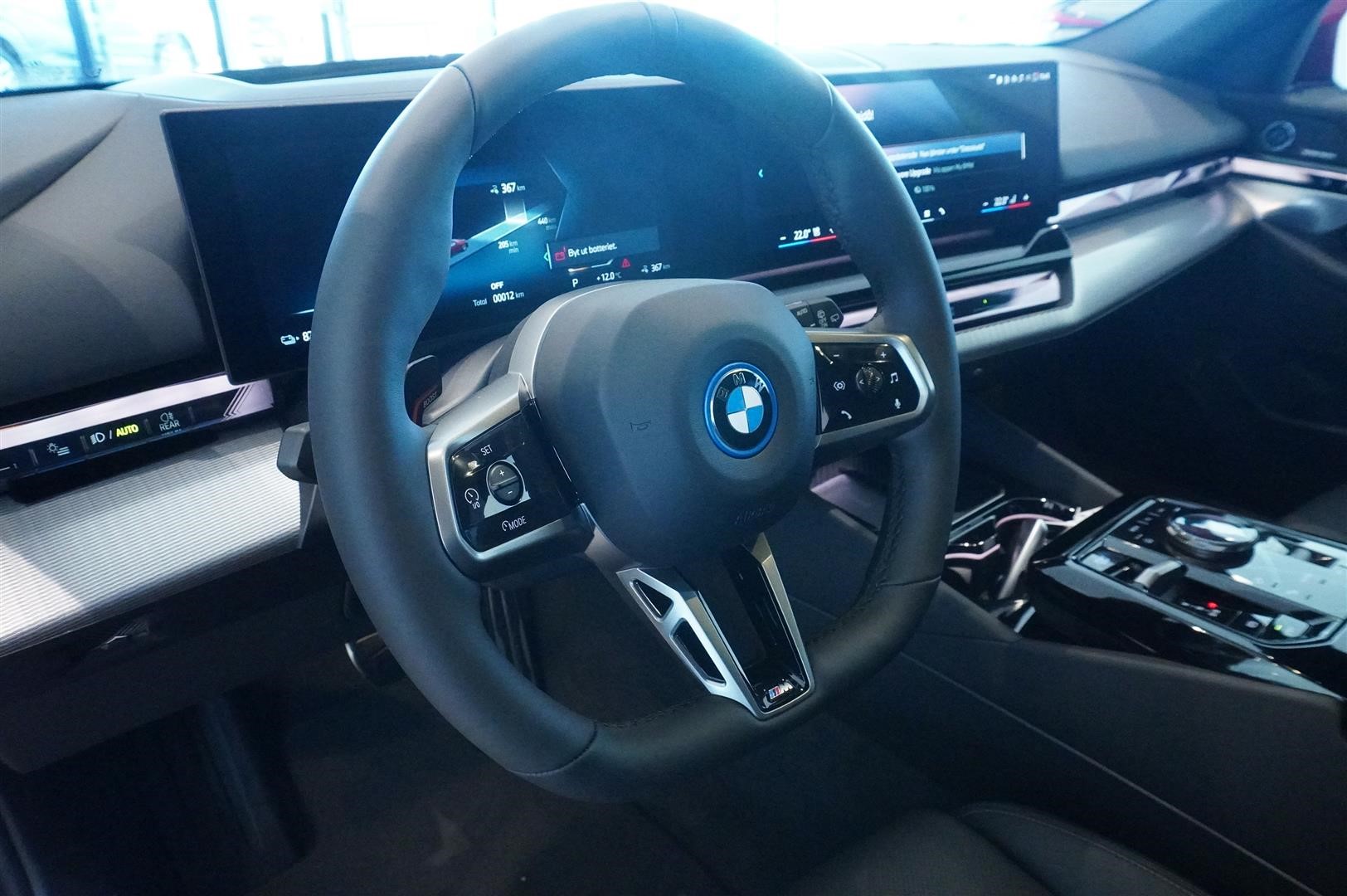 Touring M Sport Active Launch Ed DA Pro_1