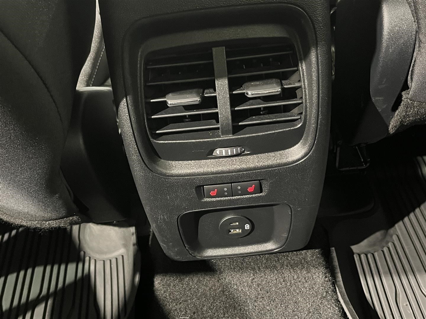Ford Kuga Titanium Plug-In FWD 225hk CVT Vinterpaket_13