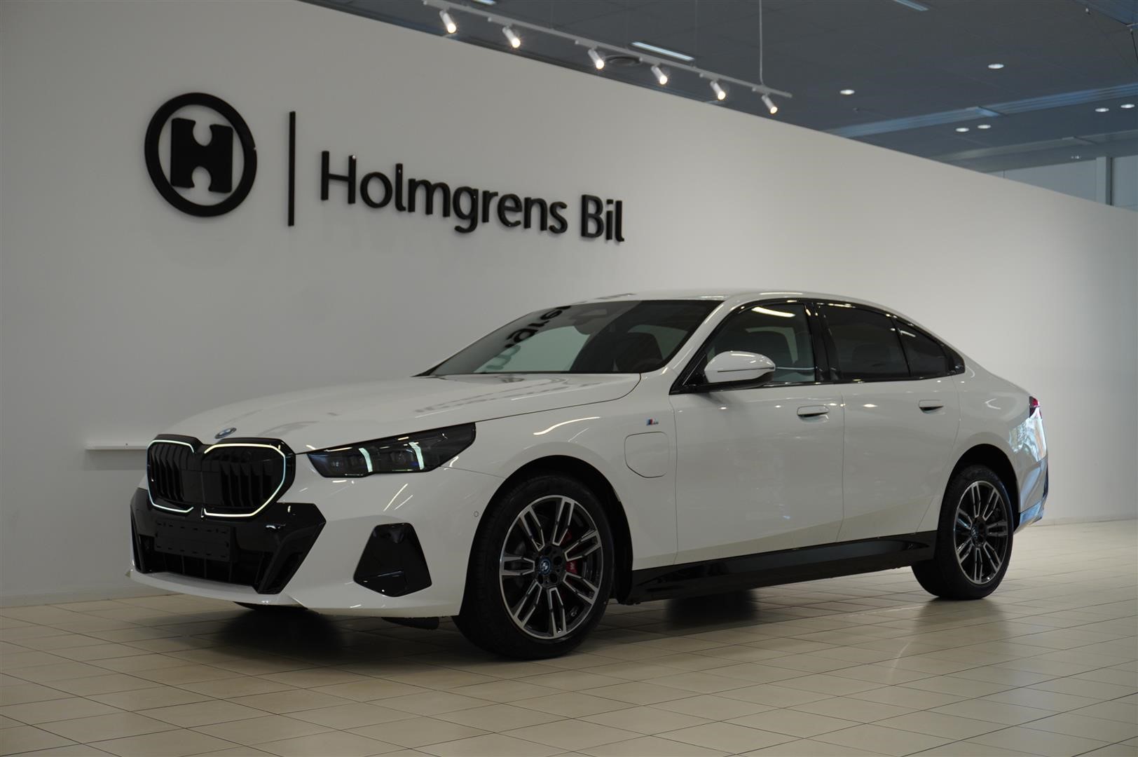 Sedan   Sedan M Sportpaket Pro Comfort Bowers & Wilkins