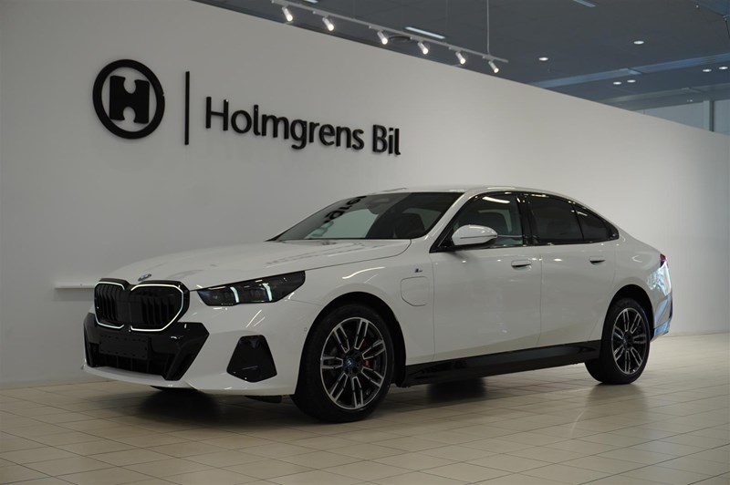 Sedan   Sedan M Sportpaket Pro Comfort Bowers & Wilkins