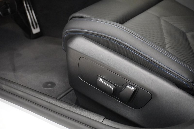 Sedan   Sedan M Sportpaket Pro Comfort Bowers & Wilkins_22