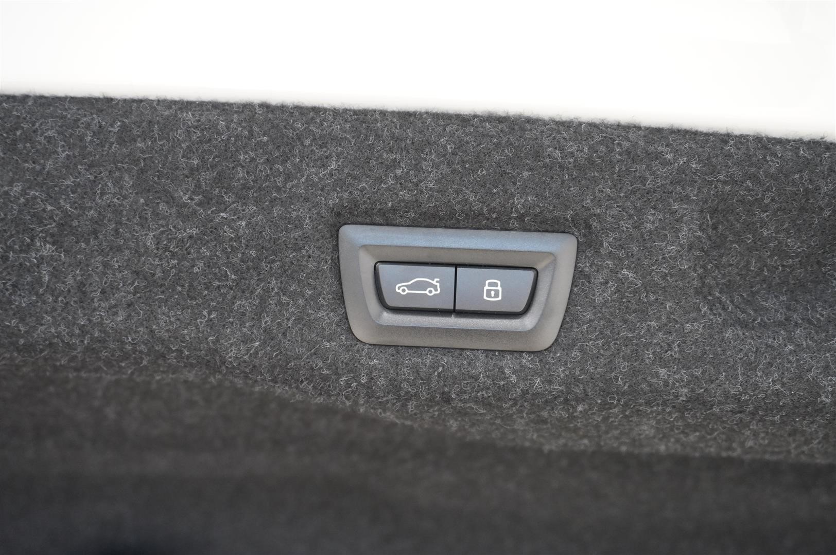 Sedan   Sedan M Sportpaket Pro Comfort Bowers & Wilkins_26