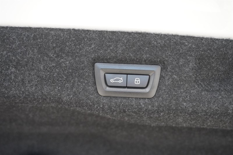 Sedan   Sedan M Sportpaket Pro Comfort Bowers & Wilkins_26
