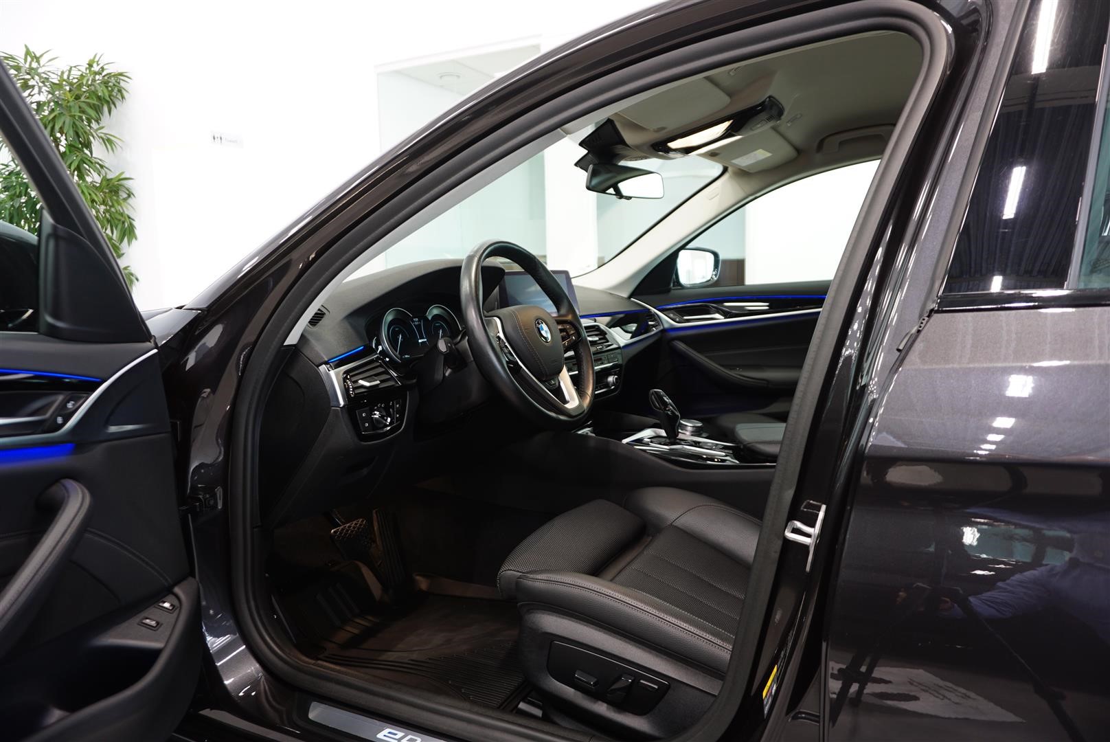 BMW 530e Sedan Sportline Navi Parkassist Rattvärme PHEV_5