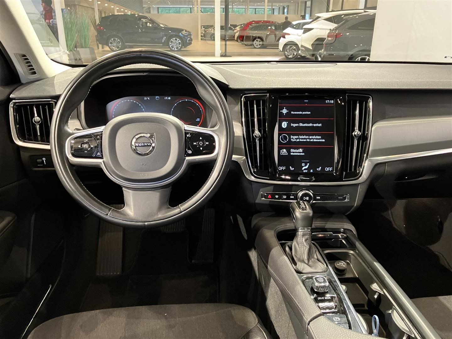 Volvo V90 D3 150hk Momentum Adv Edit VoC B-Kamera_6