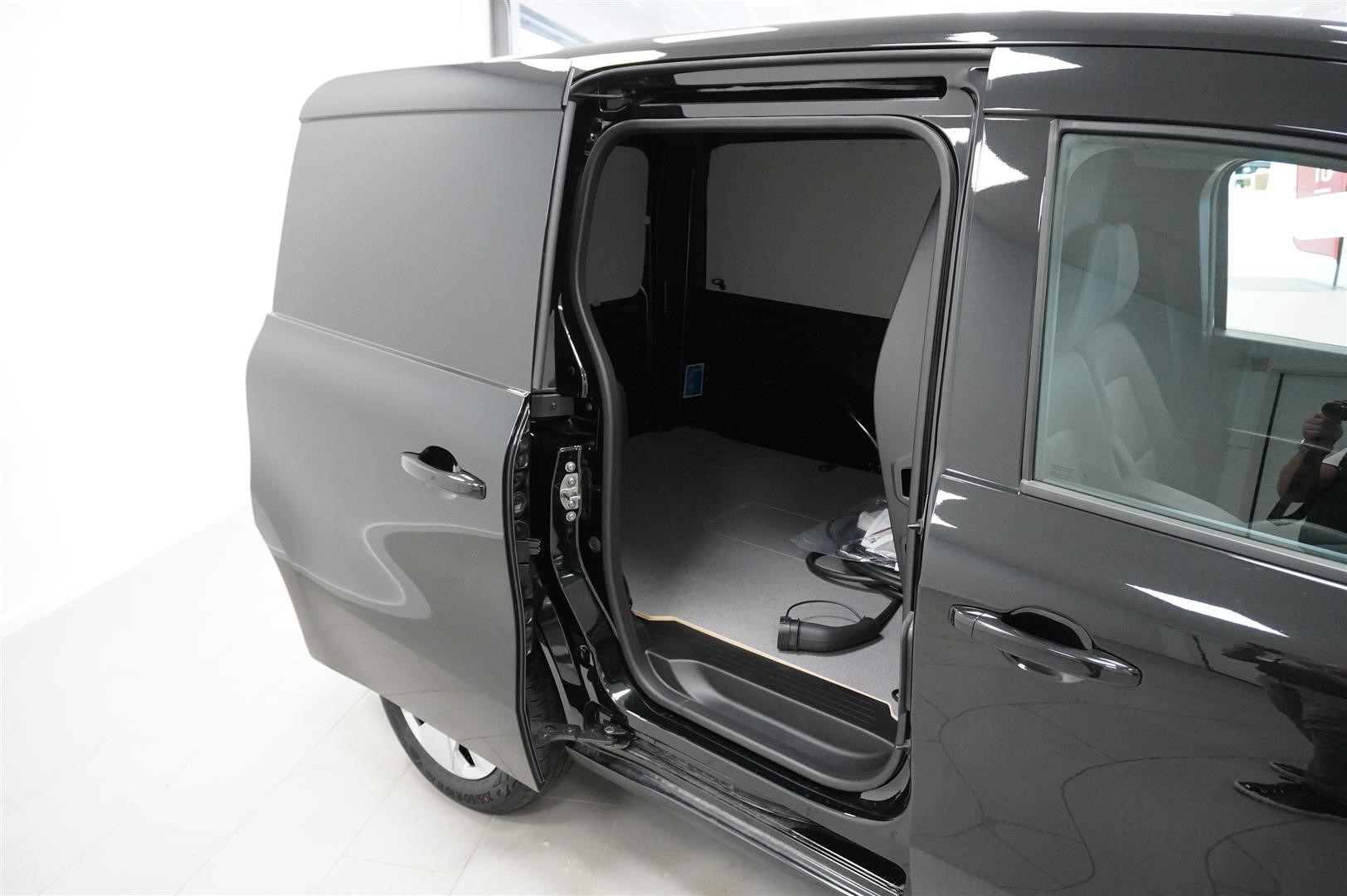Van EV 45kWh N-Connecta L1 Blind FD + SSD Holmgrens Edition_7