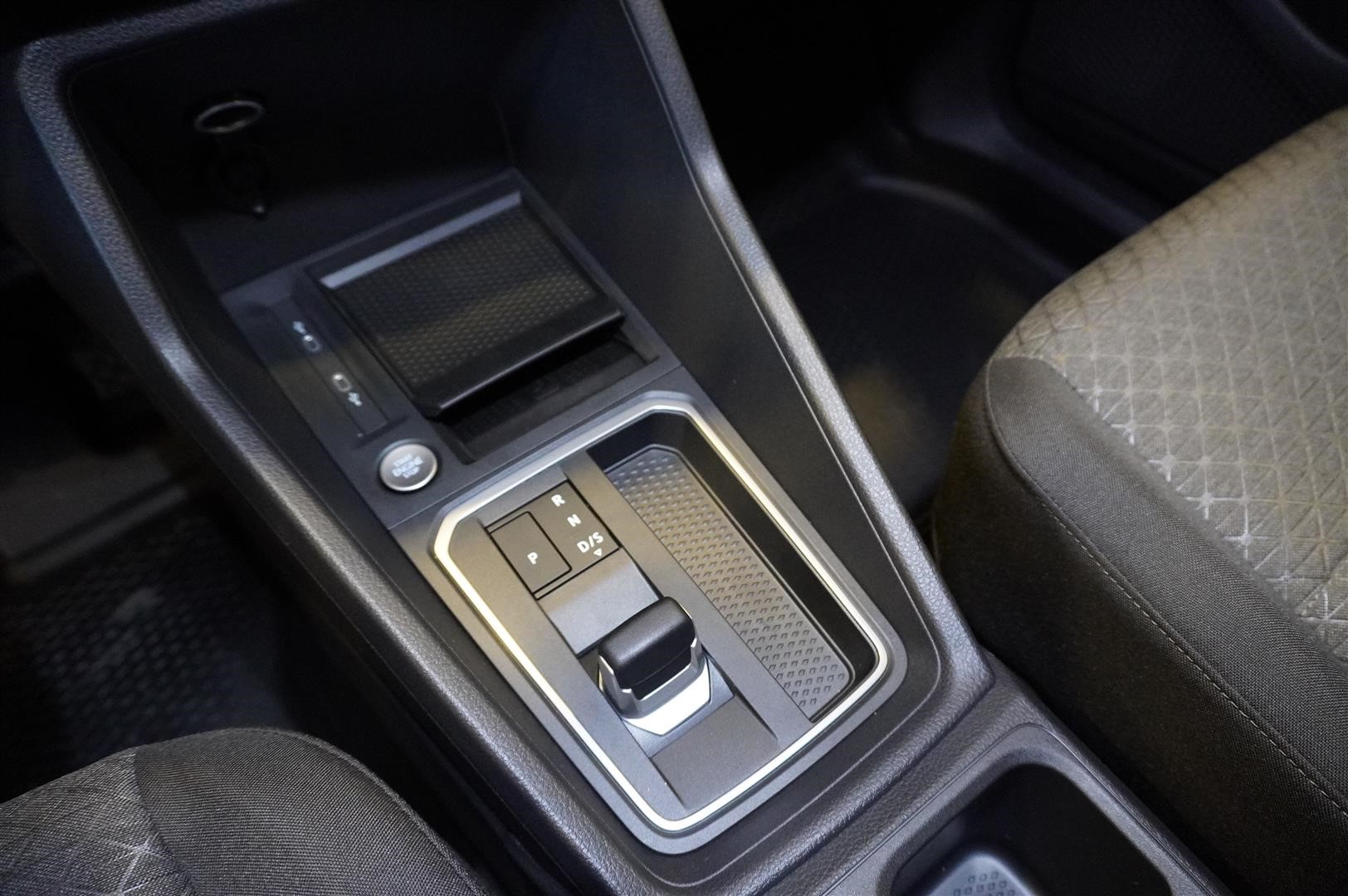 Skåp L2 Limited 1.5 EcoBoost Plug-In 110kw 150hk 6AT_7