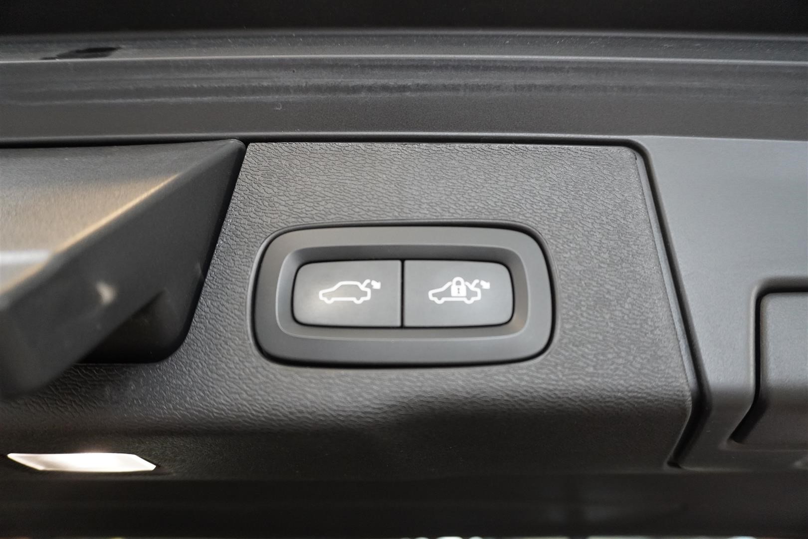 Recharge T6 AWD Geartronic Inscription Expression 340hk_8