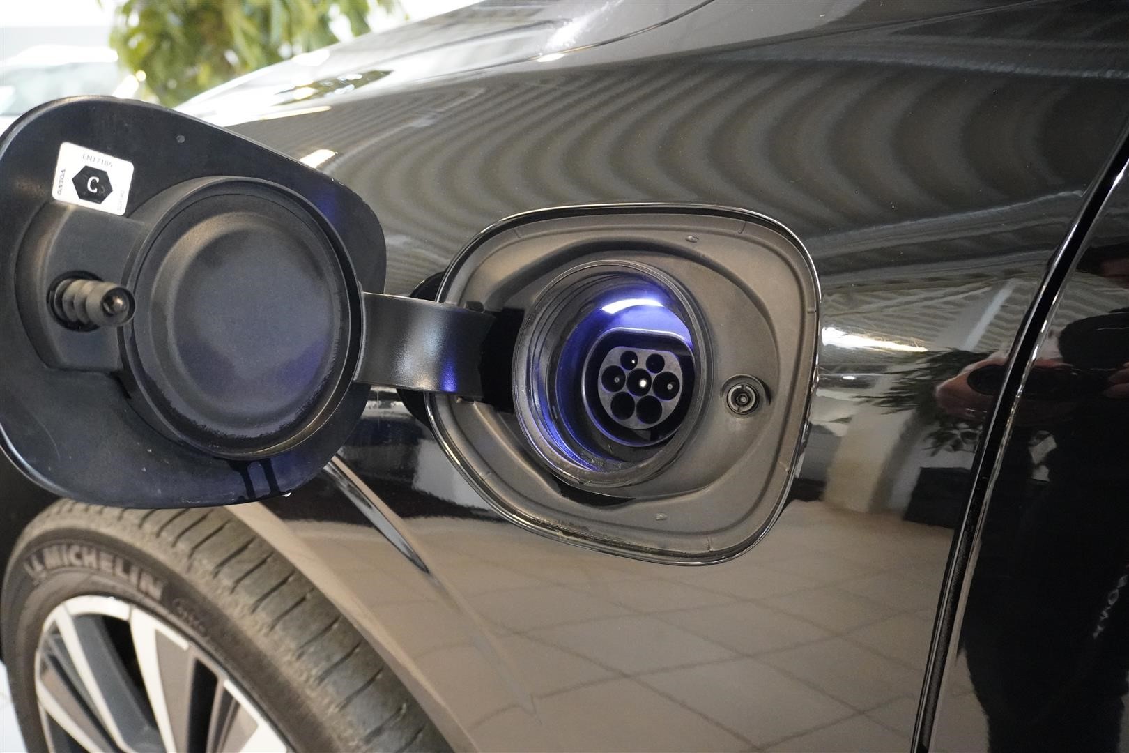 Recharge T6 AWD Geartronic Inscription Expression 340hk_10