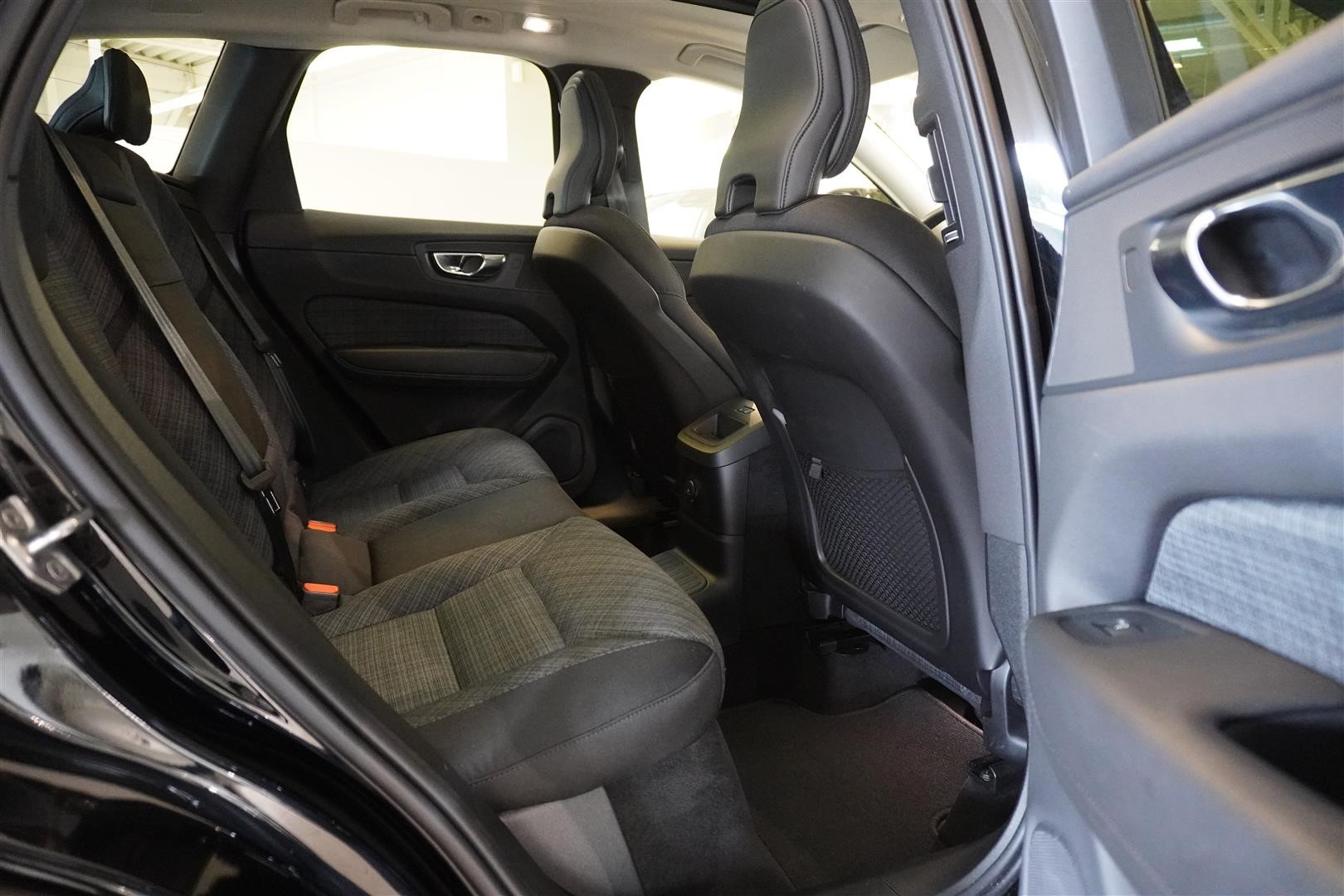 Recharge T6 AWD Geartronic Inscription Expression 340hk_17