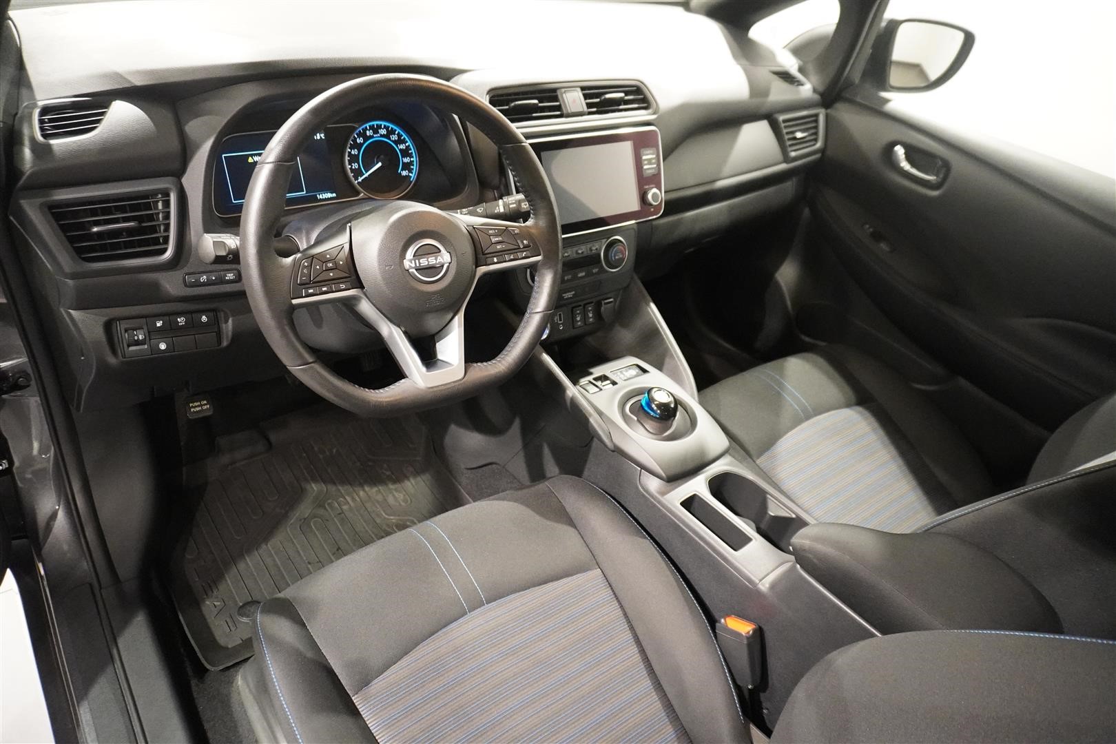Acenta 39 kWh Kamera Keyless Add-Farth. Releasing_3