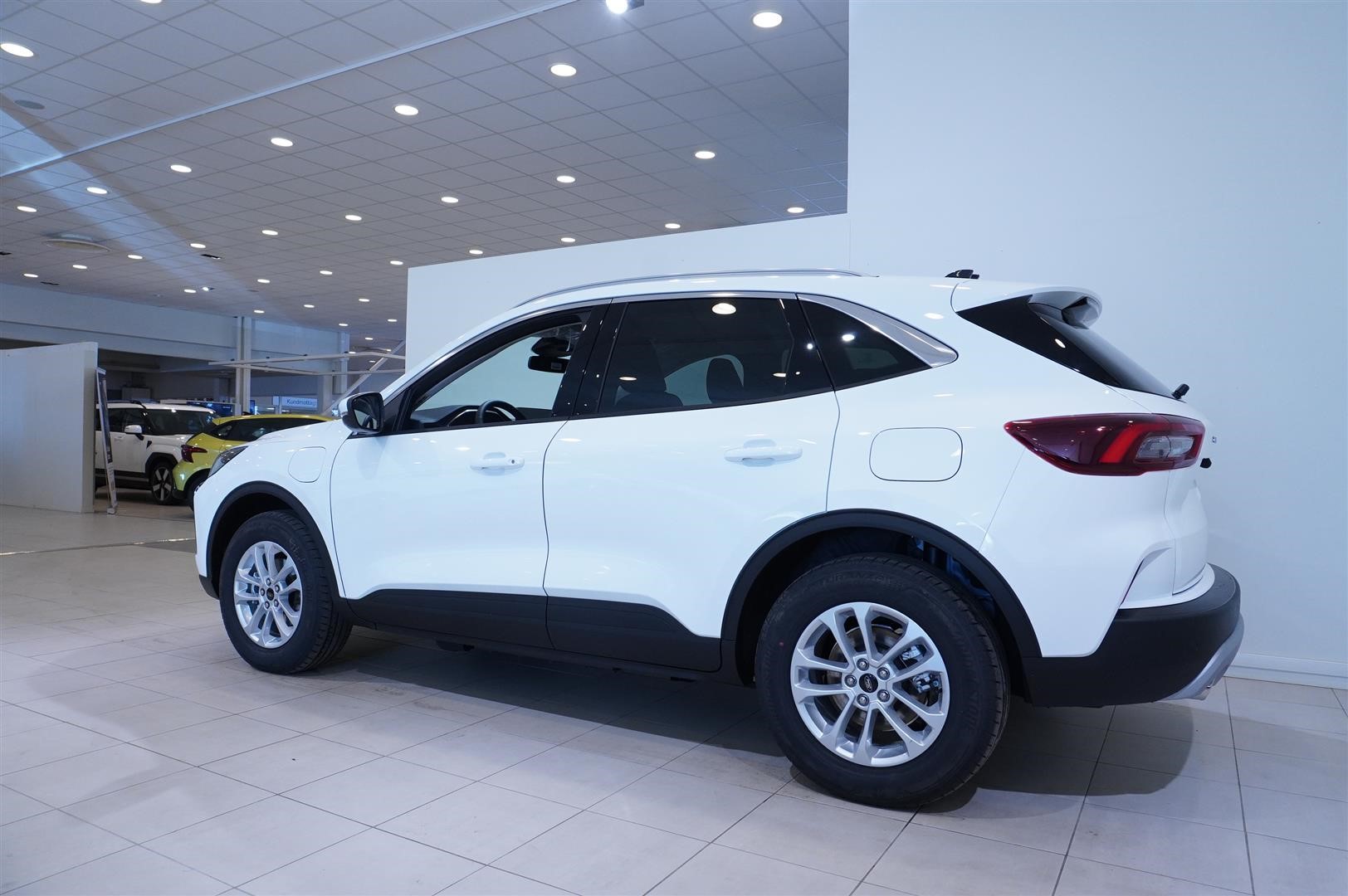 Titanium 2.5 Plug-In Hybrid FWD 243hk CVT Inkl. Vinterpaket_4