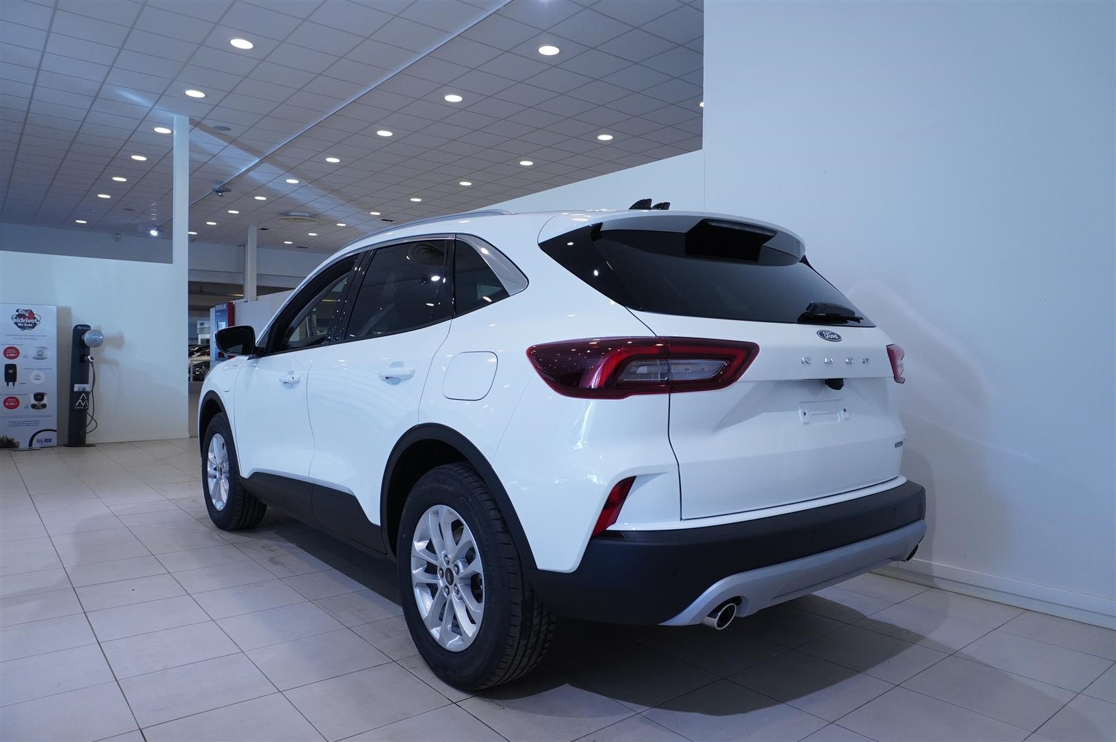 Titanium 2.5 Plug-In Hybrid FWD 243hk CVT Inkl. Vinterpaket_5