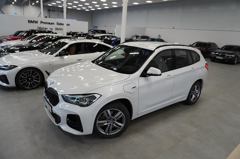xDrive25e M-Sport Navi Head-Up Backkamera Rattvärme Leasebar_1