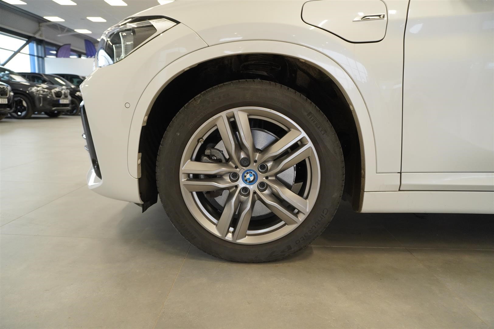 xDrive25e M-Sport Navi Head-Up Backkamera Rattvärme Leasebar_5
