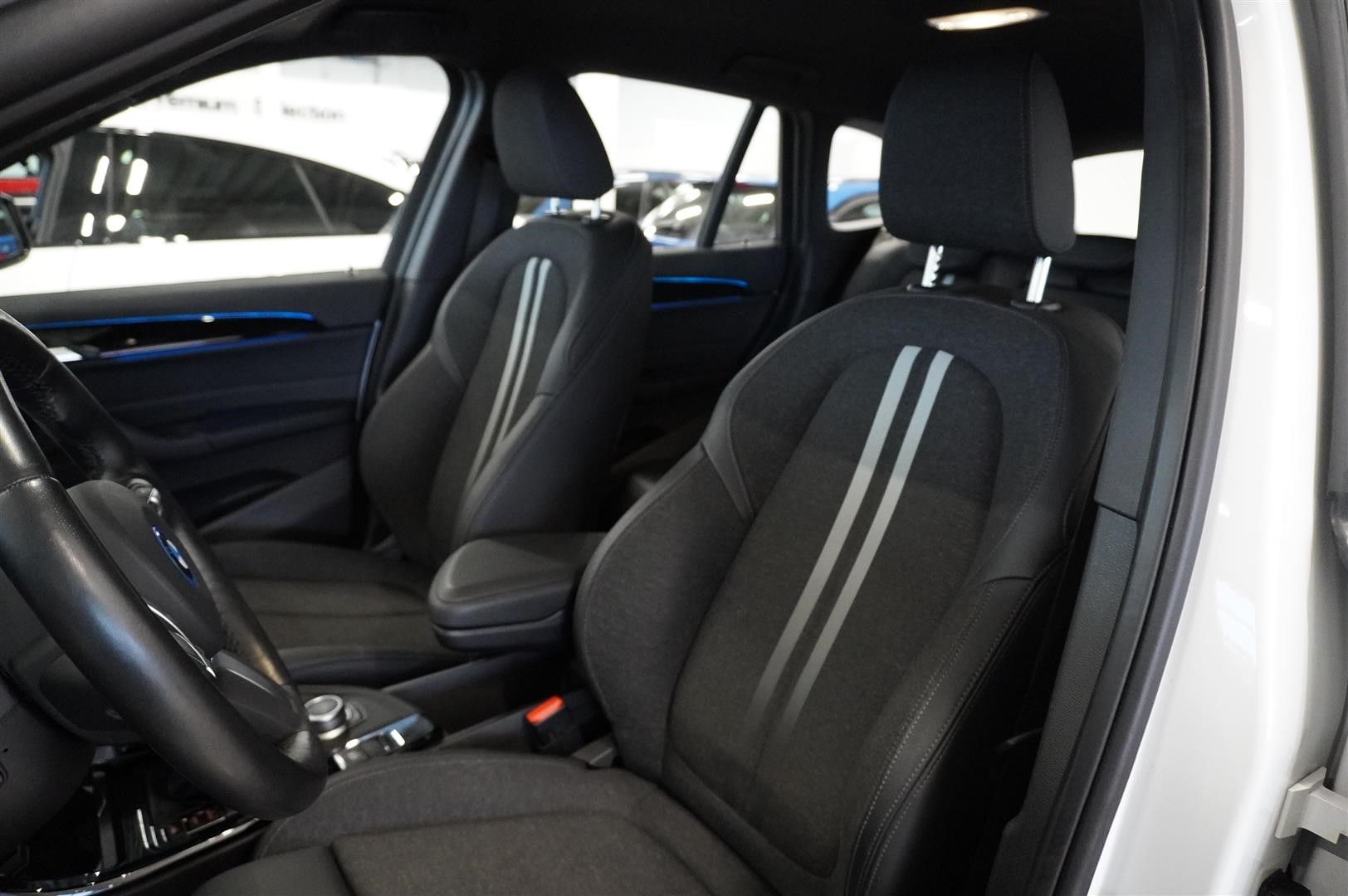 xDrive25e M-Sport Navi Head-Up Backkamera Rattvärme Leasebar_9