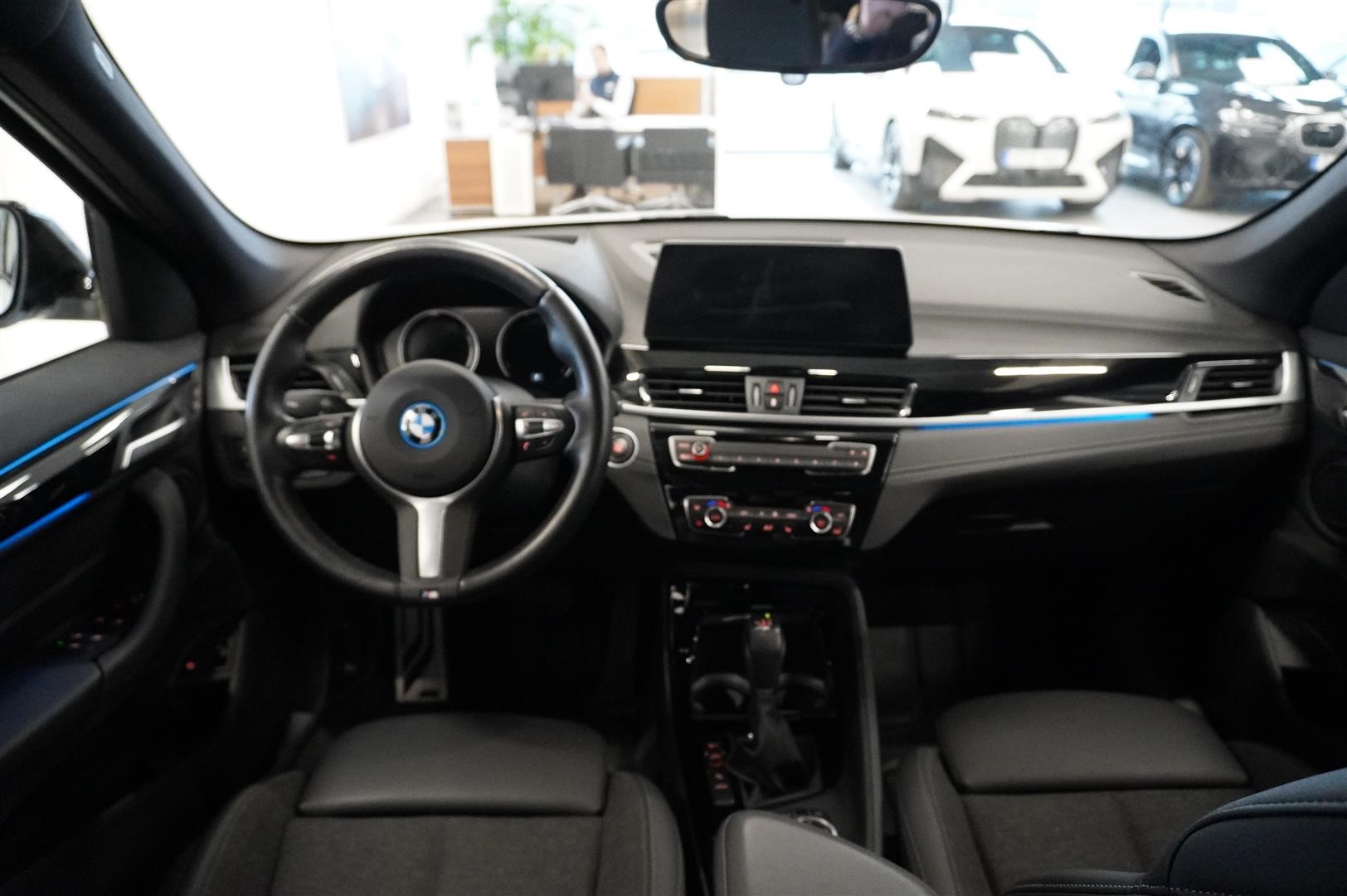 xDrive25e M-Sport Navi Head-Up Backkamera Rattvärme Leasebar_10