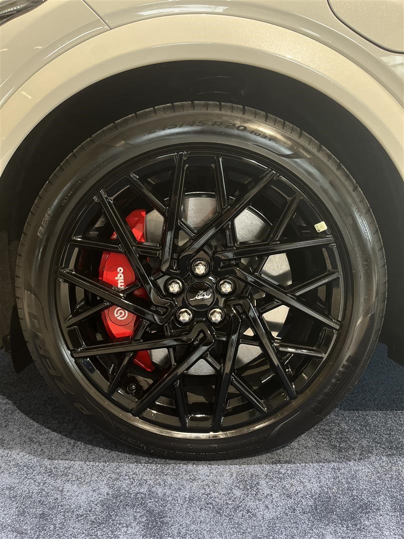 GT AWD Long Range 487hk Navi Pano 360°_5