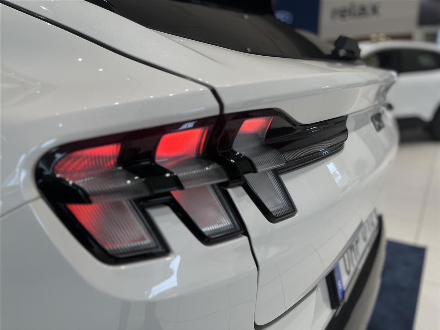 GT AWD Long Range 487hk Navi Pano 360°_7