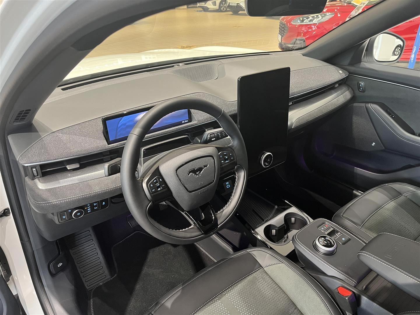 GT AWD Long Range 487hk Navi Pano 360°_9