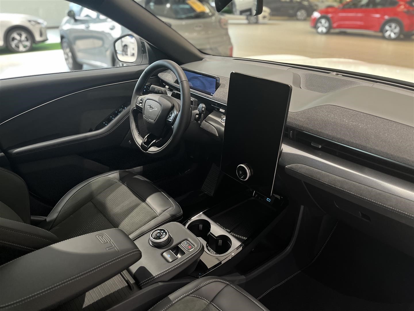 GT AWD Long Range 487hk Navi Pano 360°_11