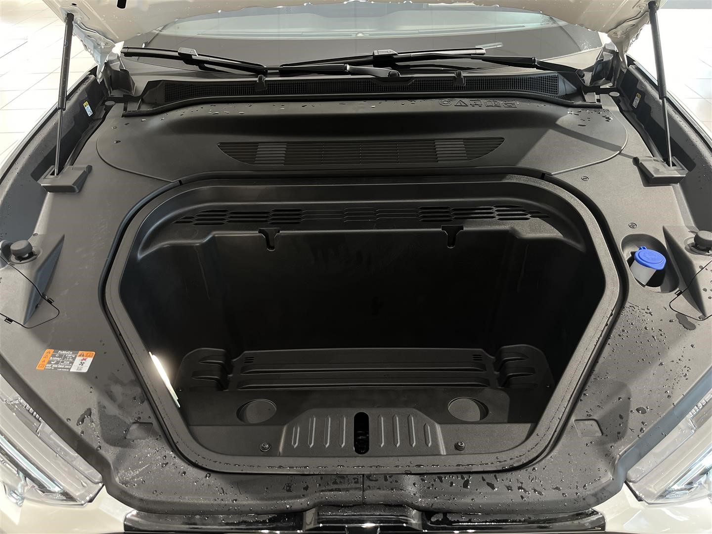 GT AWD Long Range 487hk Navi Pano 360°_19