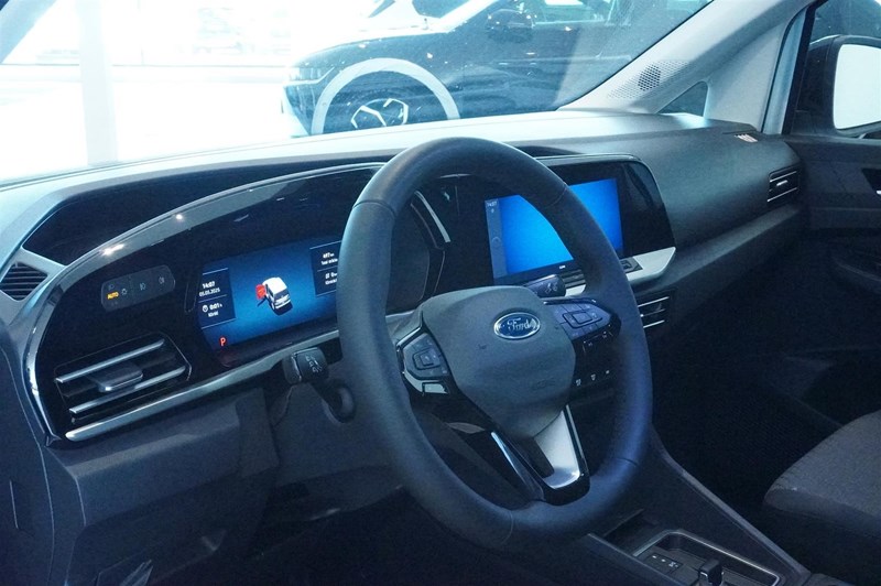 Skåp L2 Limited 1.5 EcoBoost Plug-In 110kw 150hk 6AT_3