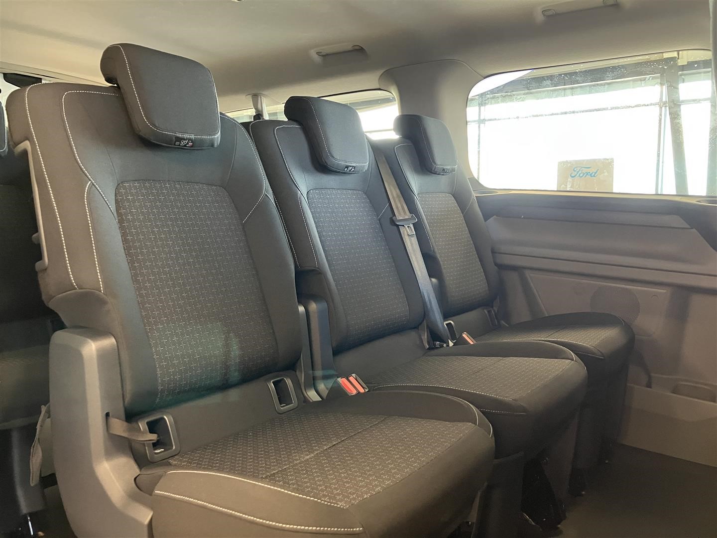 Kombi Minibuss Trend 320l LWB 2.0l 170hk 8AT FWD Diesel_6