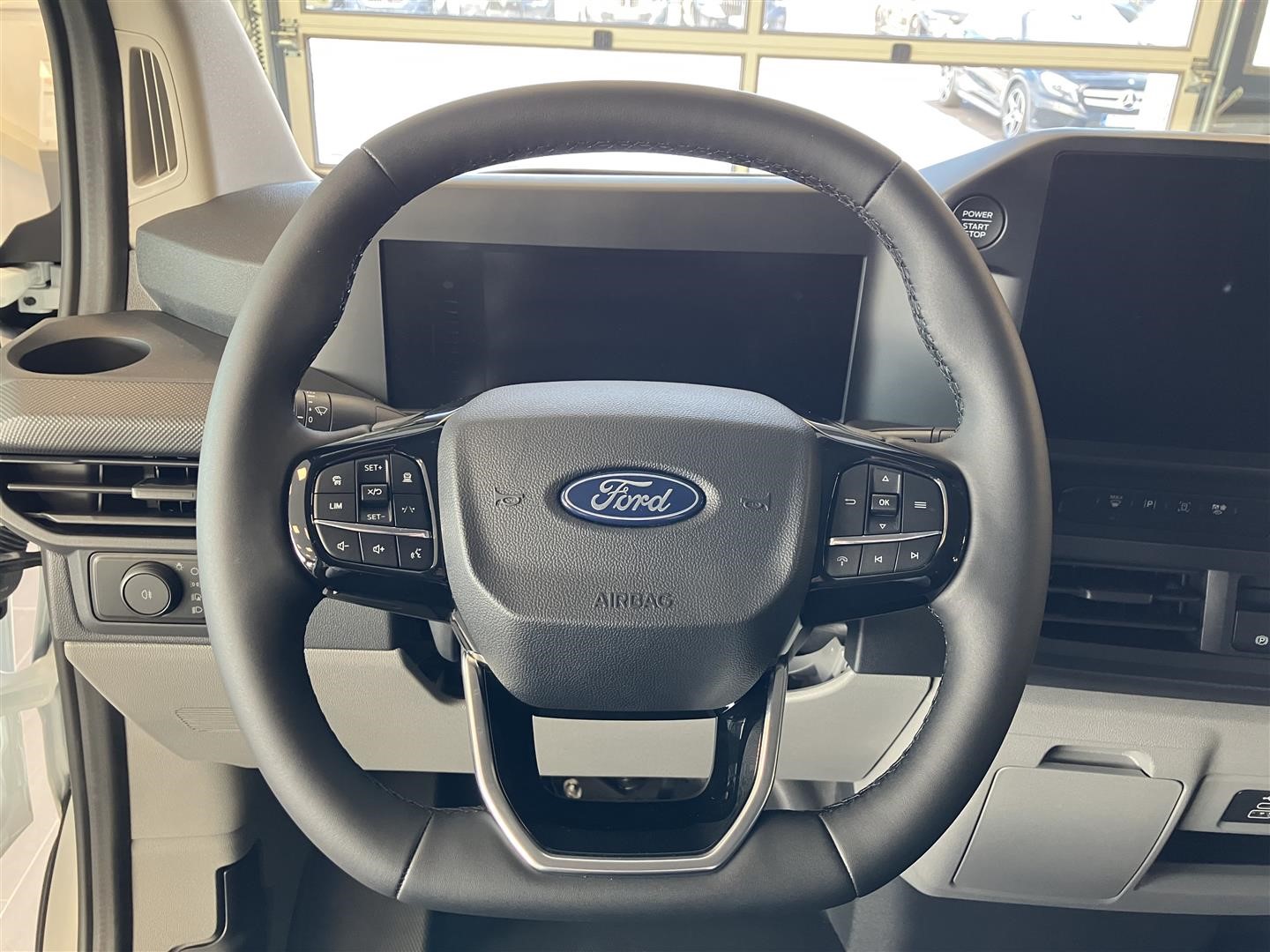 Kombi Minibuss Trend 320l LWB 2.0l 170hk 8AT FWD Diesel_9
