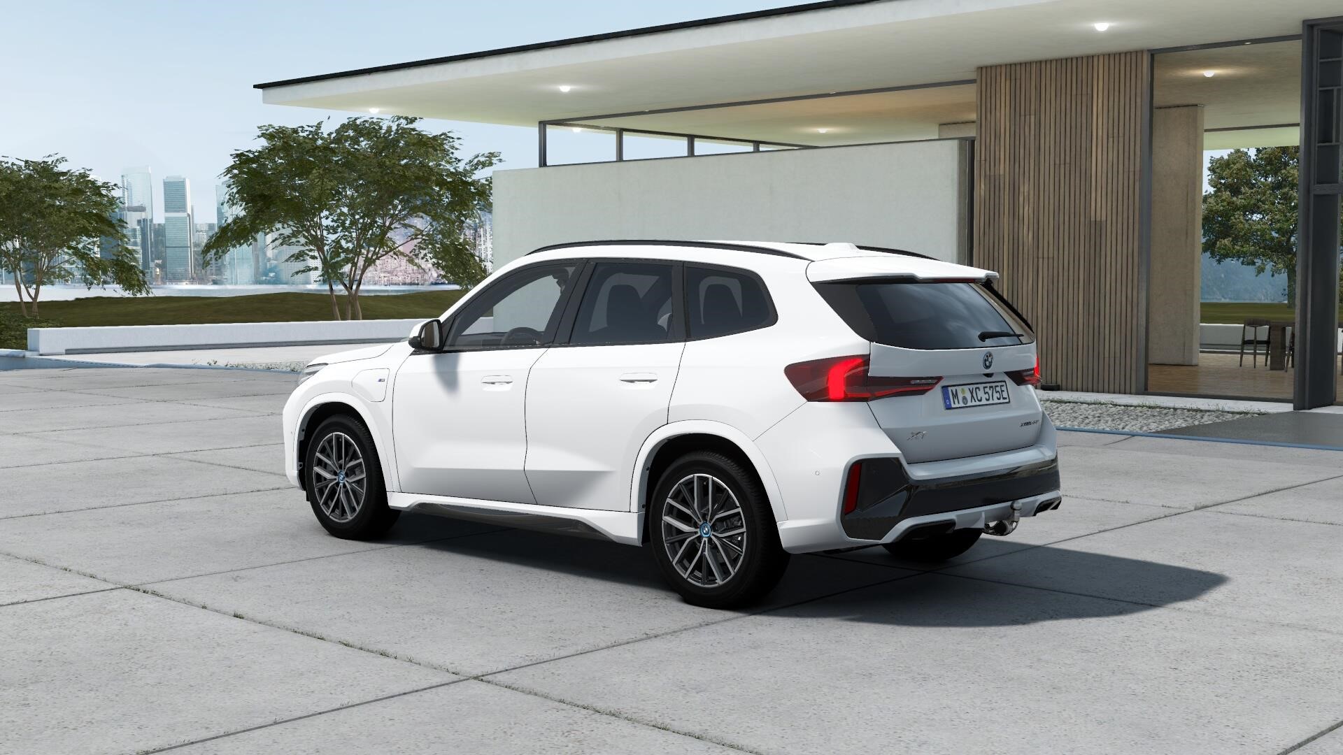 xDrive25e M Sport Active Launch Edition Drag Rattvärme Navigation_1
