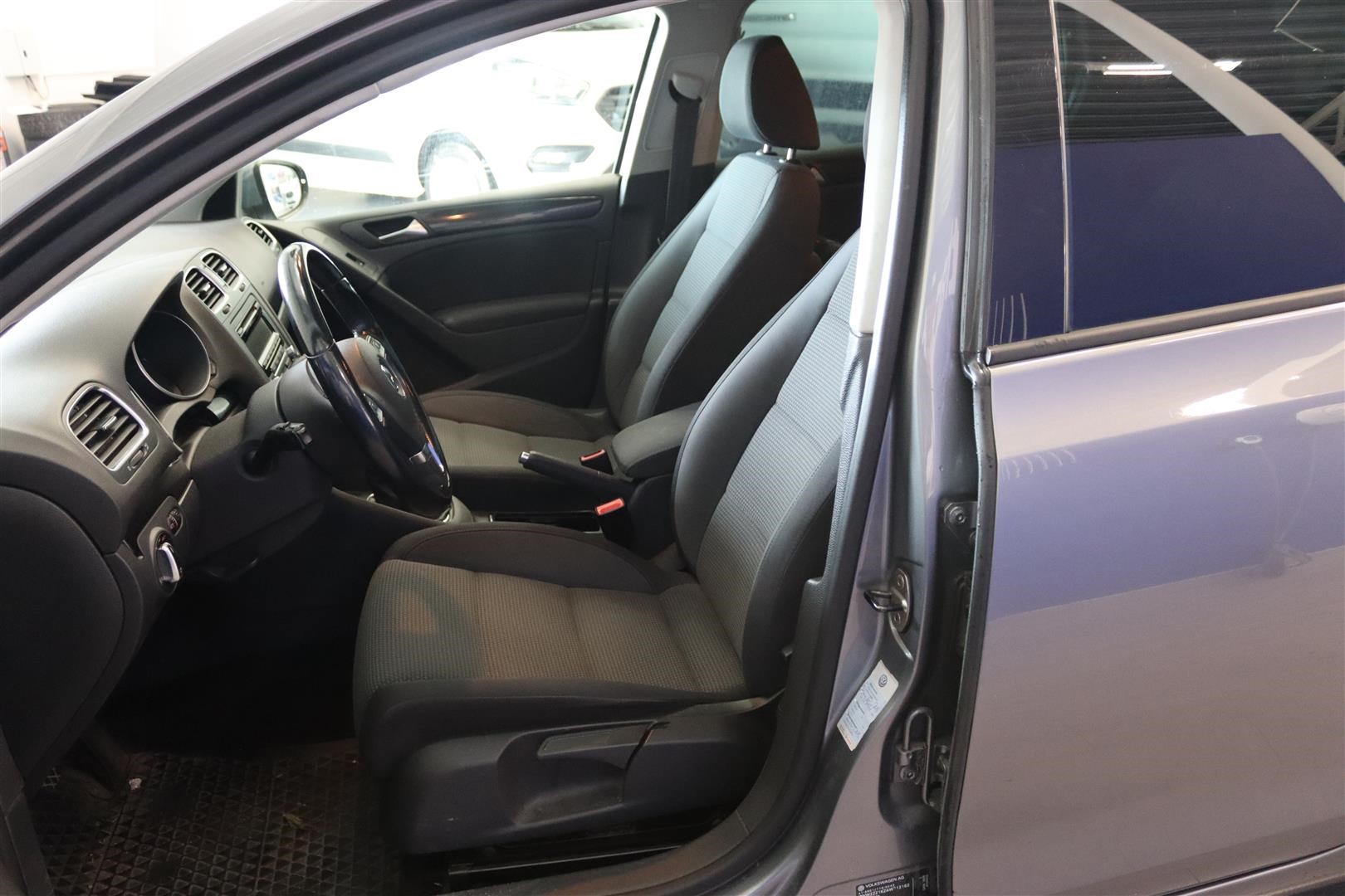 Volkswagen Golf 1.4 Style Comfort 122hk Sensorer Fram&bak Farthållare_1