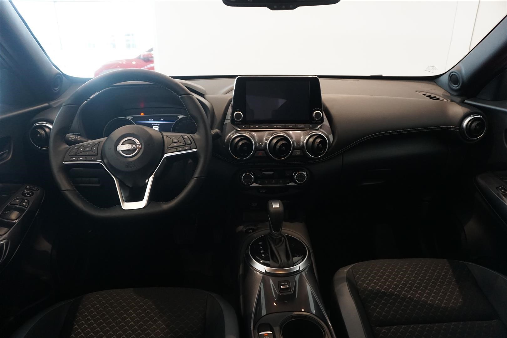 Nissan Juke Hybrid DIG-T 143 hk AMT N-Connecta Navi 2-Tone My23 Hsw_5