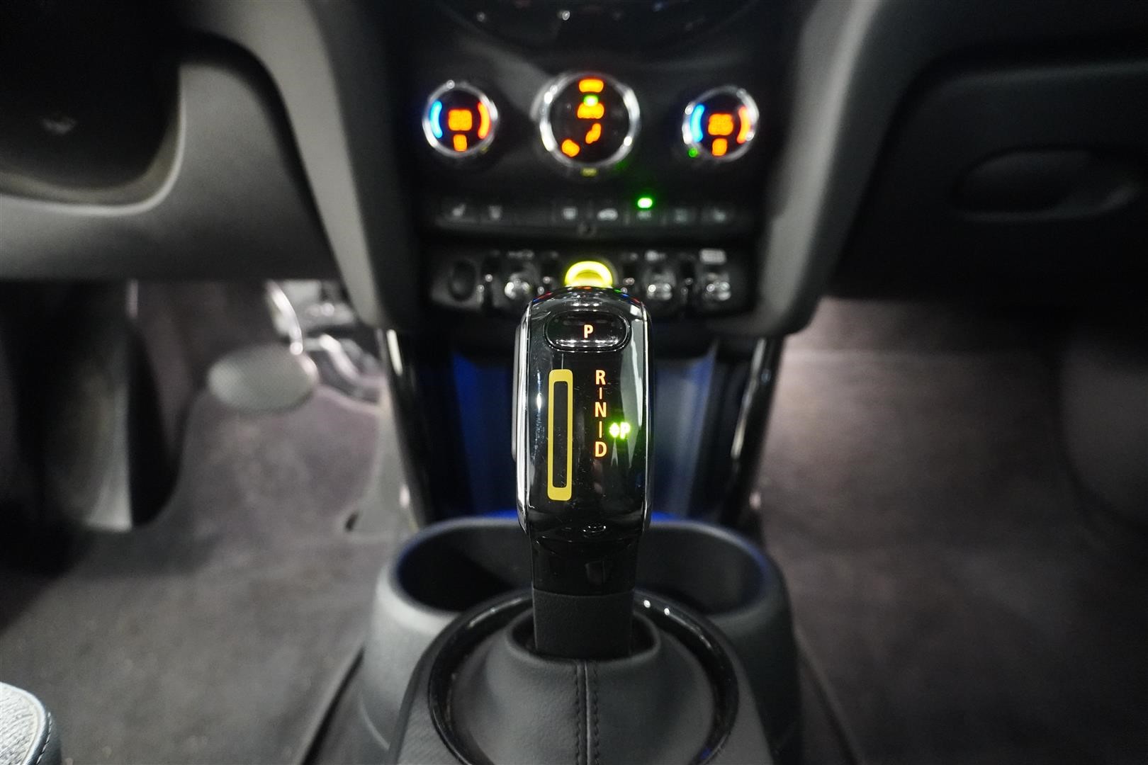 Essential Automat Navigation Backkamera Keyless LED_10