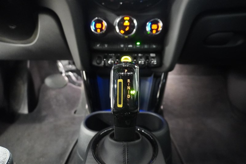 Essential Automat Navigation Backkamera Keyless LED_10