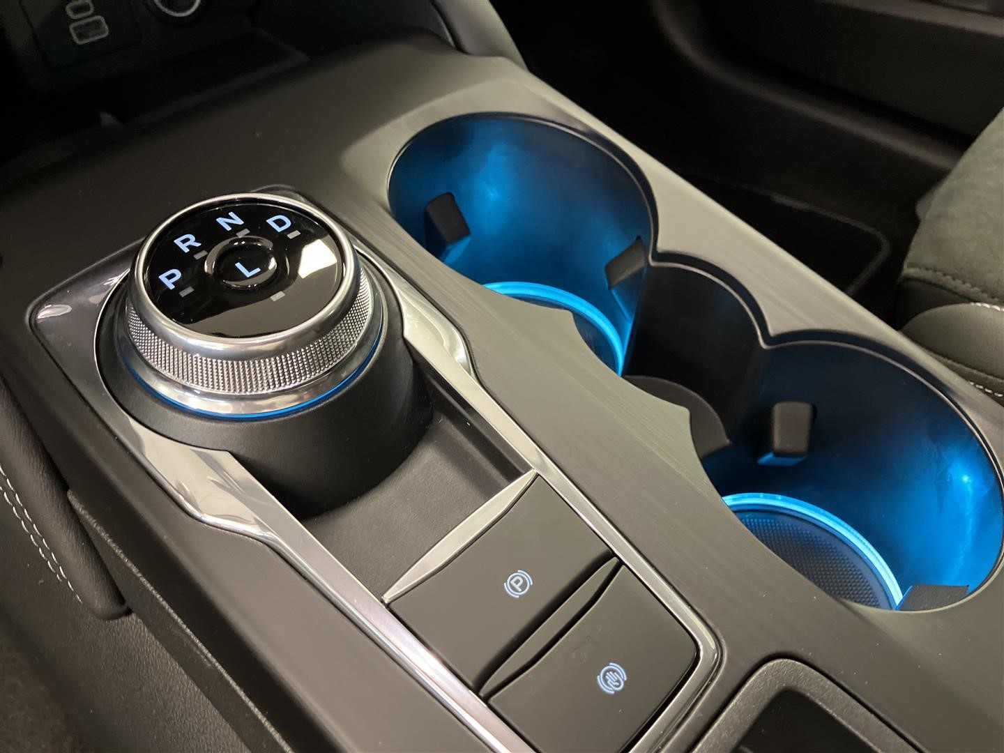 Active X 2.5 Plug-In Hybrid FWD 243hk Business Edition_9