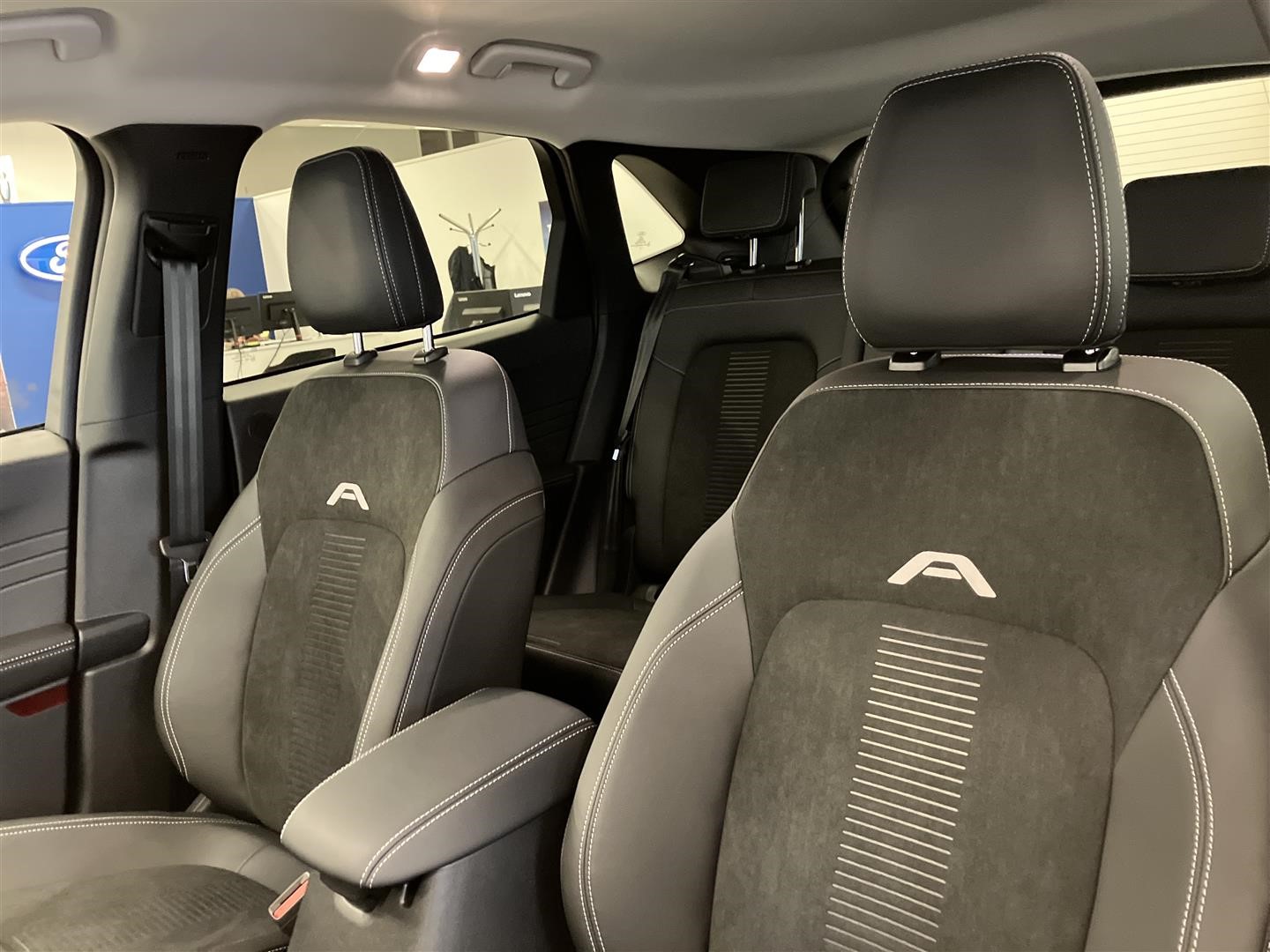 Active X 2.5 Plug-In Hybrid FWD 243hk Business Edition_10