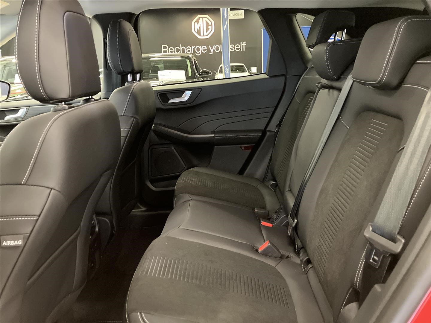 Active X 2.5 Plug-In Hybrid FWD 243hk Business Edition_11
