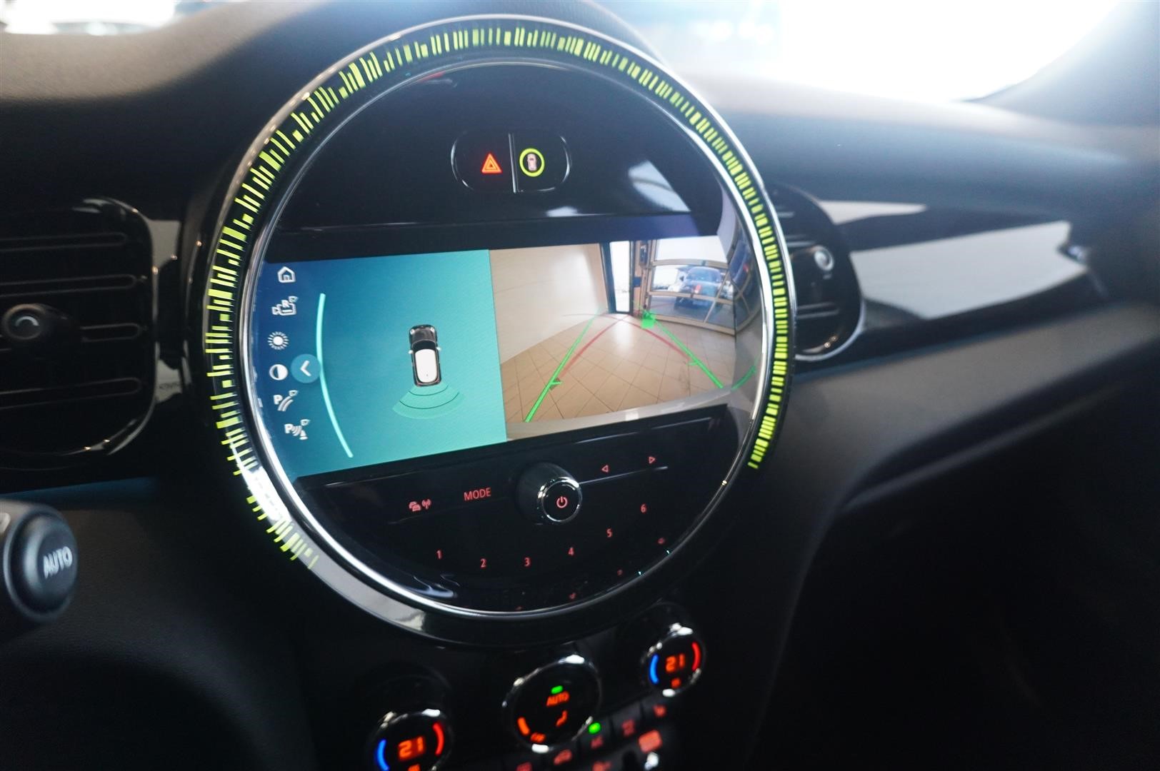 SE Essential Navi LED Kamera Keyless_5