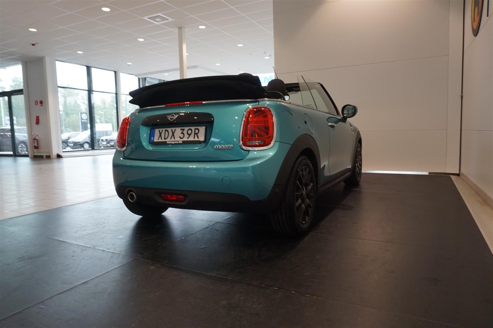 MINI Cooper Cabriolet Essential LED PDC 136hk_2