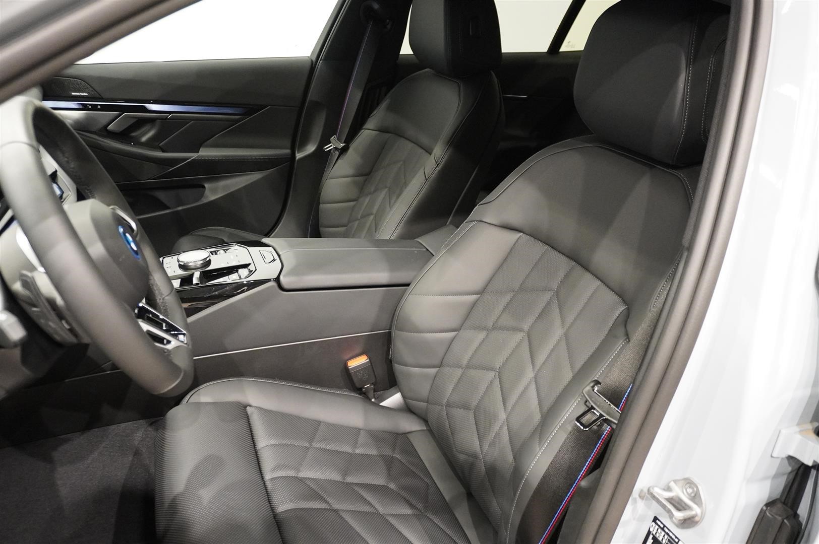 M Sport Pro Innovation Travel Comfort H K DAP Drag_6