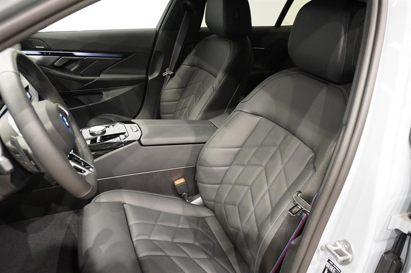 M Sport Pro Innovation Travel Comfort H K DAP Drag_6