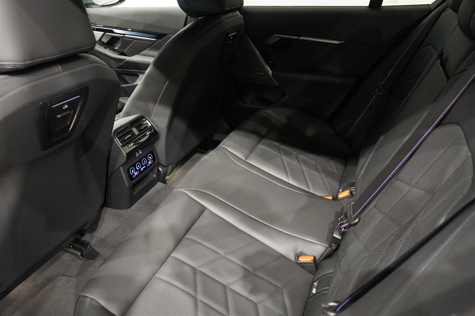 M Sport Pro Innovation Travel Comfort H K DAP Drag_8