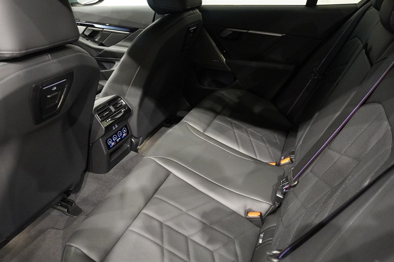M Sport Pro Innovation Travel Comfort H K DAP Drag_8