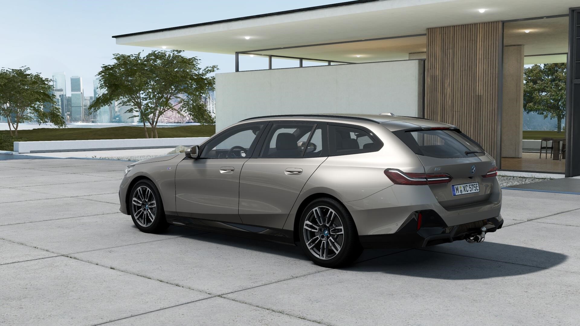 Touring M Sport Business Launch Edition Drag DA+_1
