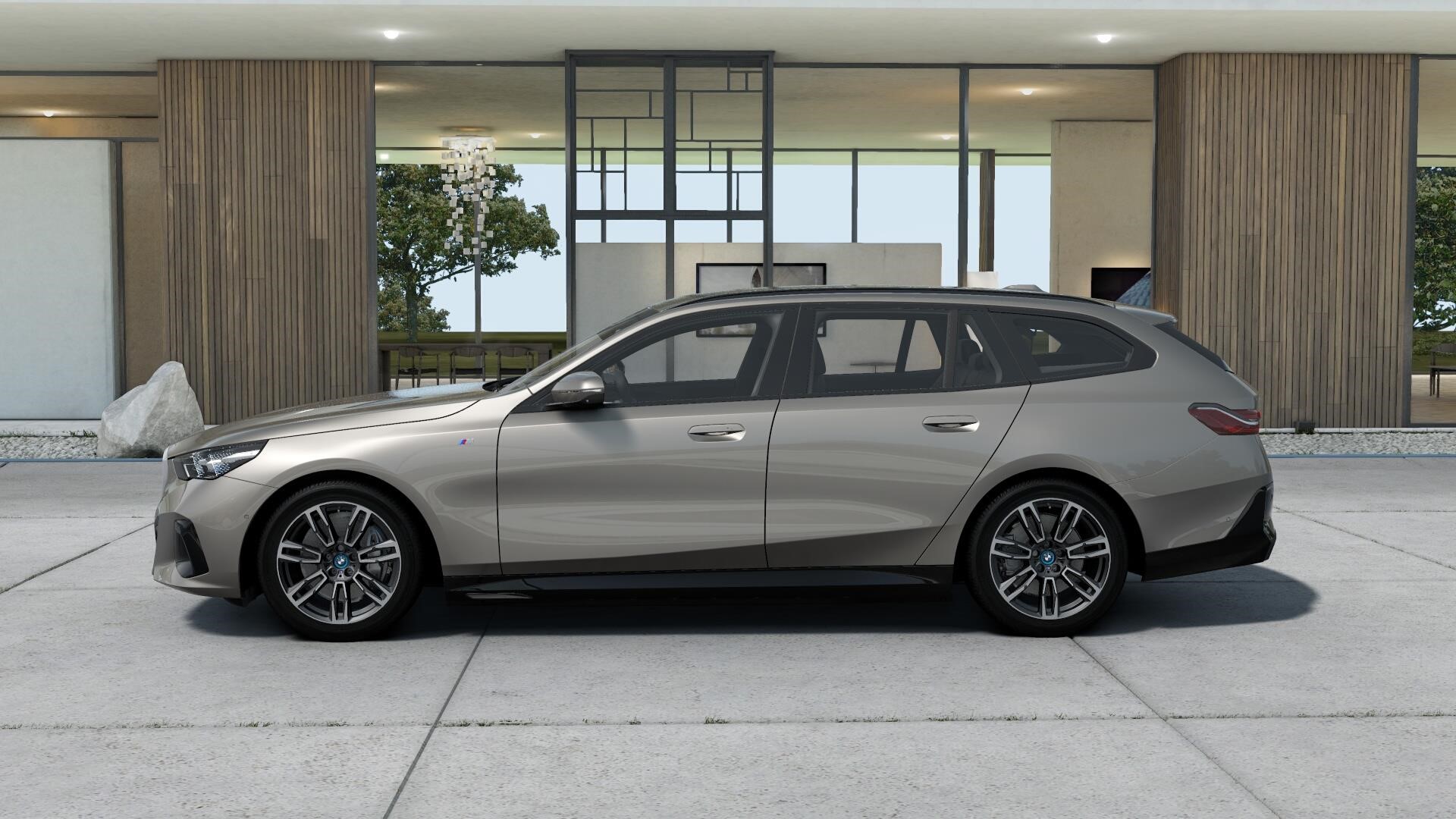 Touring M Sport Business Launch Edition Drag DA+_3