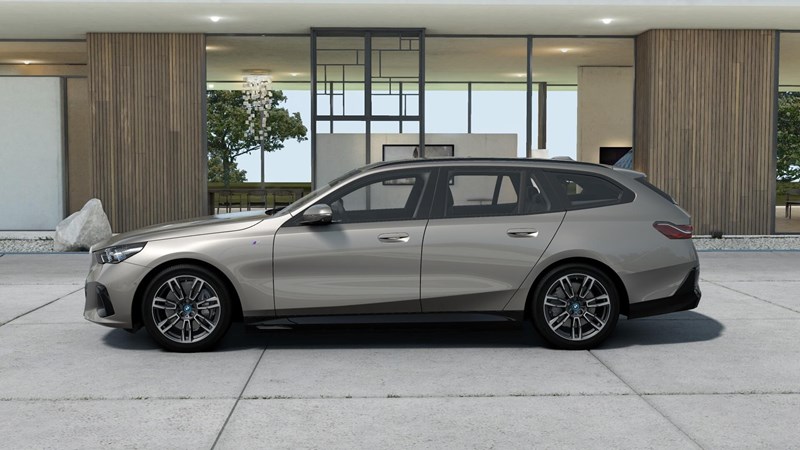 Touring M Sport Business Launch Edition Drag DA+_3