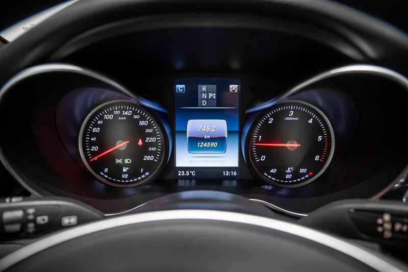 Mercedes-Benz C 220 d_11