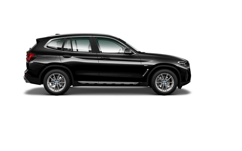 xDrive30e Cockpit Navi HiFi Kamera Rattvärme Drag_7